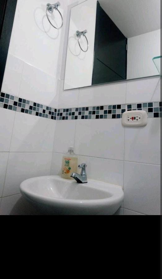 Alojamiento "Como En Casa" Cerca Al Aeropuerto!! Bogota Bagian luar foto